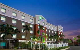 Holiday Inn Express & Suites Pembroke Pines-Sheridan St By Ihg